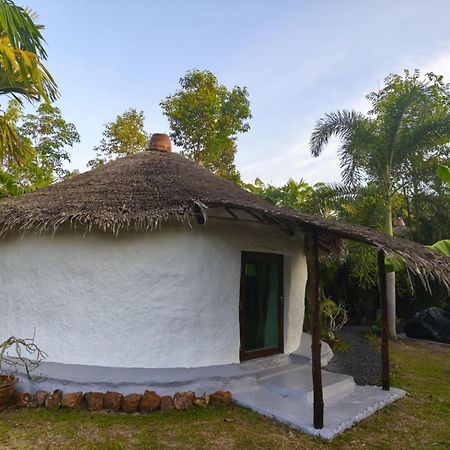 Baan Farang Homestay Phra Saeng Ban Nam Dam Eksteriør billede