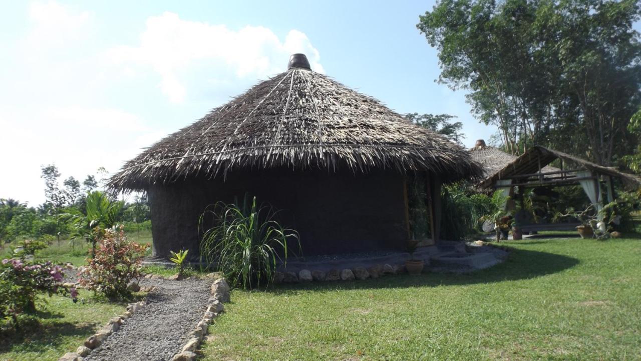 Baan Farang Homestay Phra Saeng Ban Nam Dam Eksteriør billede