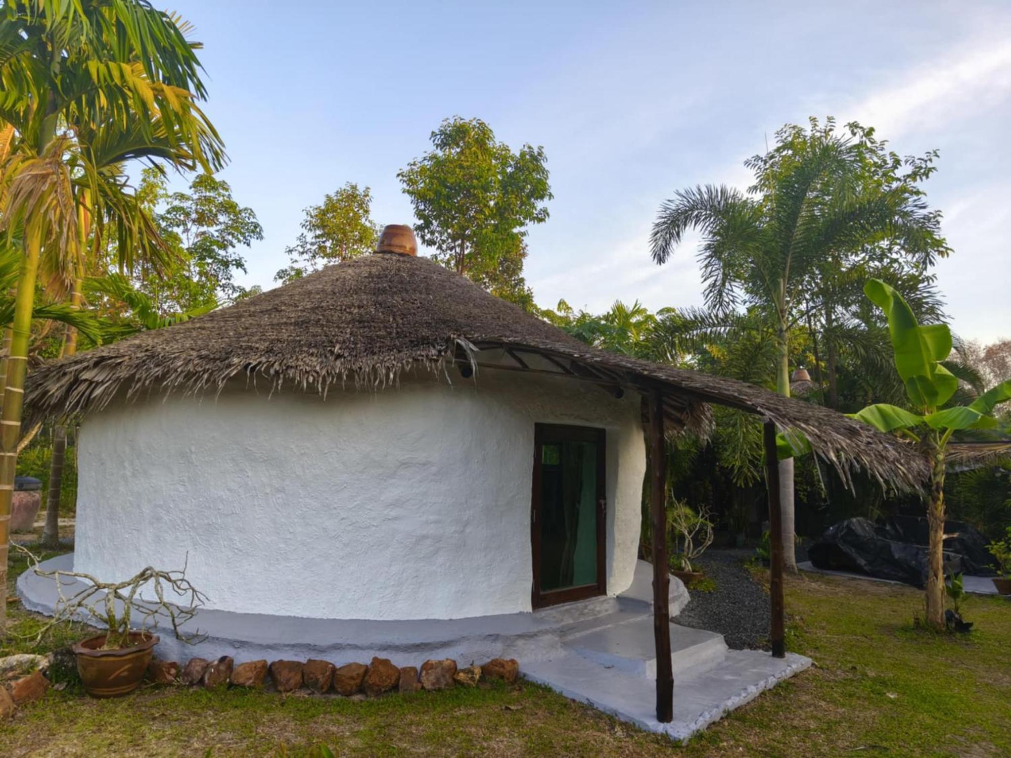 Baan Farang Homestay Phra Saeng Ban Nam Dam Eksteriør billede