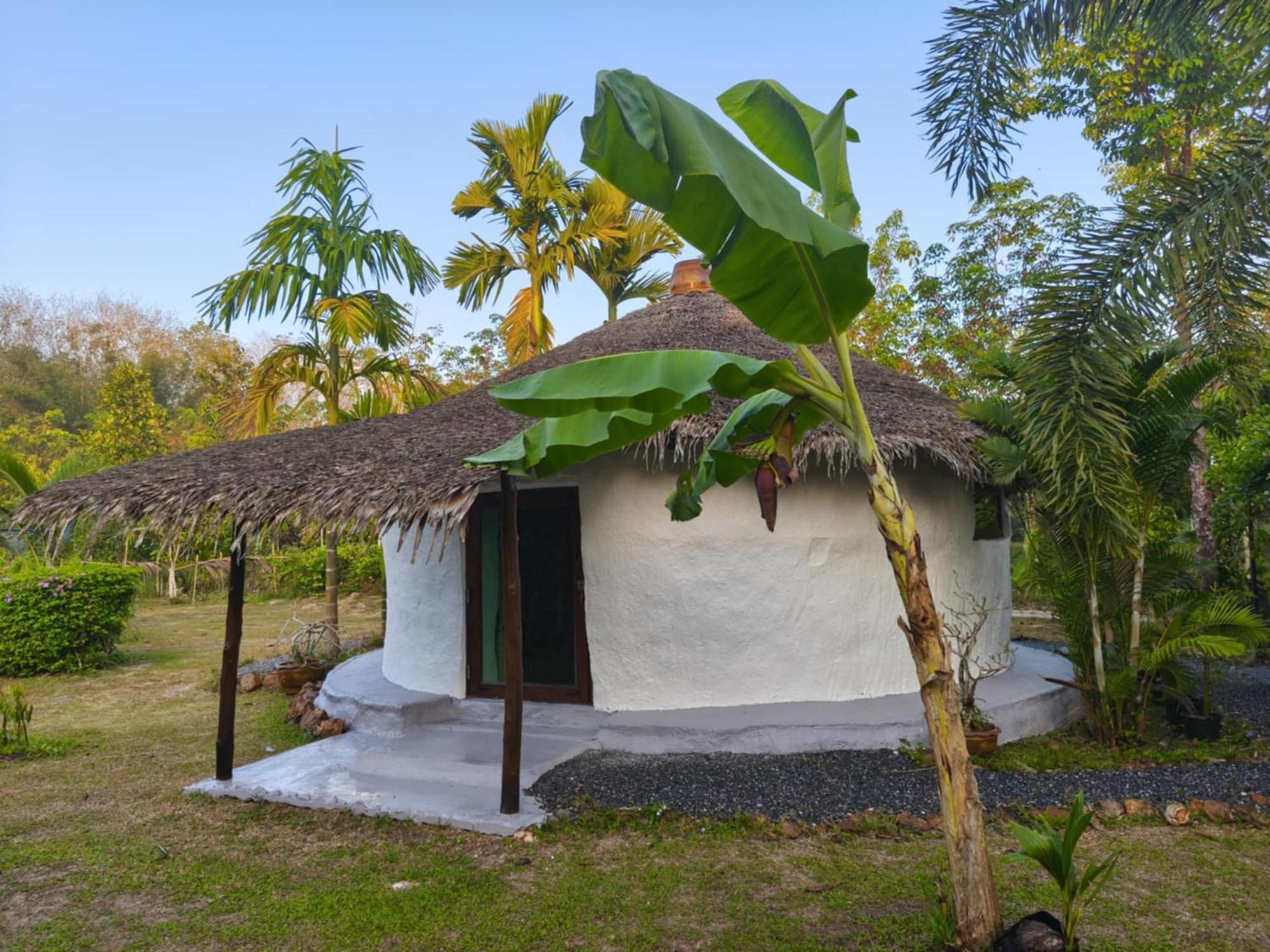 Baan Farang Homestay Phra Saeng Ban Nam Dam Eksteriør billede